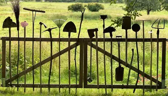 outils de jardin